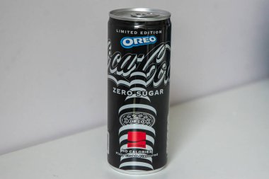 Hollanda, Amsterdam 'da Coca Cola Limited üretimi Oreo' nun Kapalı Kutusu 23-1-2025