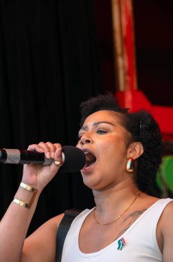 Amsterdam 'daki Baraj Meydanı' nda Feminist Yürüyüş Hollanda 8-3-2025