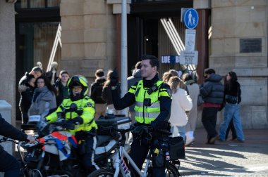 Amsterdam 'da Bisikletli Polis 17-3-2025