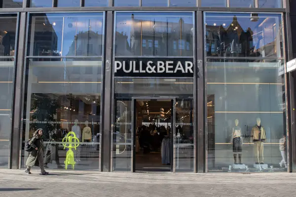 Hollanda 17-3-2025 Amsterdam 'da Çekin ve Ayı Dükkanı