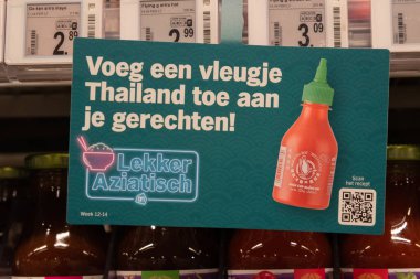 Amsterdam 'da Reklam Tabelası Sriracha Acılı Biber Sosu Hollanda 15-4-2025