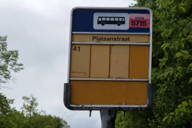 Duivendrecht 'teki Otobüs Durağı Plataanstraat Sokağı Hollanda 4-5-2025