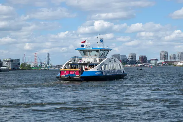 Amsterdam 'daki GVB Feribotu Hollanda 5-5-2025