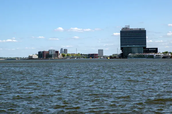 Amsterdam 'daki IJ Nehri' nin Kenti Hollanda 5-5-2025