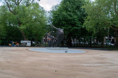 Amsterdam 'daki Keti Koti Festivali' ndeki Ulusal Kölelik Anıtı 23-5-2025