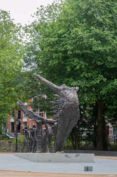 Amsterdam 'daki Keti Koti Festivali' ndeki Ulusal Kölelik Anıtı 23-5-2025