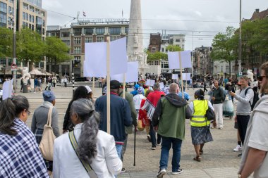Memre Waka start Keti Koti Festival March through Amsterdam Hollanda 1-6-2025