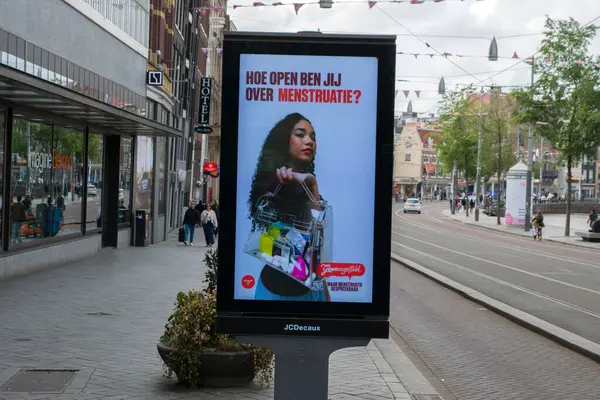 Amsterdam 'daki Billboard Women Inc Adet Fuarı Hollanda 1-6-2025