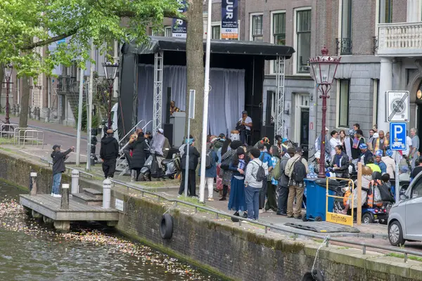 Amsterdam 'daki Keti Koti Festivali' nin açılışında Wasi Ritüeli 1-6-2025