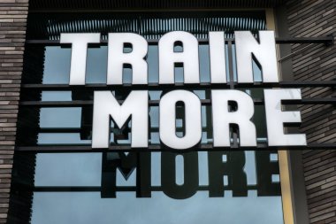 Amsterdam 'daki Billboard Treni Daha Fazla Spor Merkezi Hollanda 5-6-2025