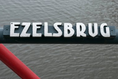 Amsterdam 'daki Köprü İşareti Ezelsbrug Hollanda 5-6-2026