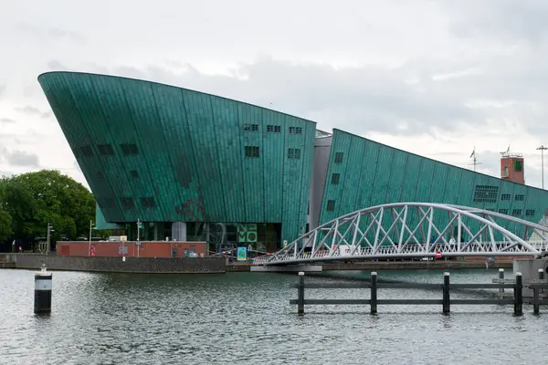 Amsterdam 'daki Bay JJ Van Der Veldebrug Köprüsü Hollanda 5-6-2025