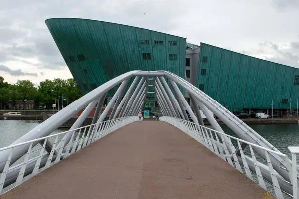 Amsterdam 'daki Bay JJ Van Der Veldebrug Köprüsü Hollanda 5-6-2025