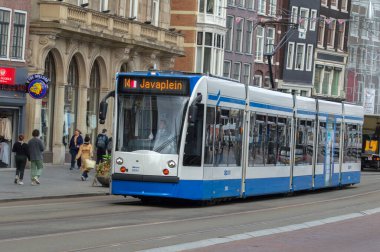 Amsterdam 'daki Rokin Caddesi 14 numaralı tramvay Hollanda 6-6-2025
