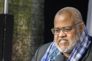 Roy (Kaikusi) Groenberg Amsterdam 'daki Keti Koti Festivali' nin açılışında Hollanda 1-6-2025