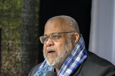 Roy (Kaikusi) Groenberg Amsterdam 'daki Keti Koti Festivali' nin açılışında Hollanda 1-6-2025