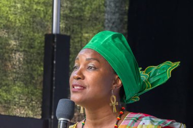 Saskia Meiland Amsterdam Keti Koti Festivali 'nin açılışında Hollanda 1-6-2025
