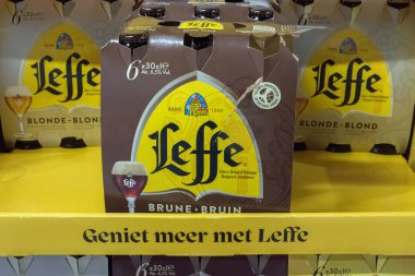 Amsterdam 'daki Leffe Bira Paketini Kapatın Hollanda 7-6-2025