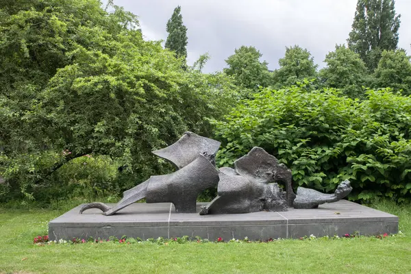 Amsterdam 'da Gerrit Van Der Veen Anıtı 5-6-2025