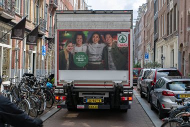 Amsterdam 'daki Spin Supermarket Kamyonu Hollanda 6-6-2025