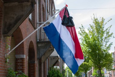 Amsterdam 'da Okul Çantasıyla Bayrak 15-6-2025