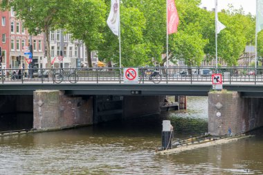 Amsterdam 'daki Oosterbeerbrug Hollanda 17-6-2025
