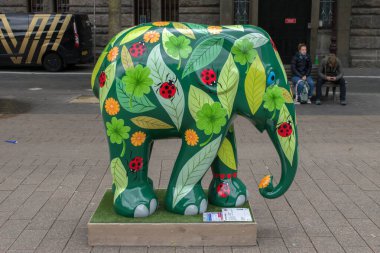 Fil Geçidi Heykeli Amsterdam 'da Şanslı Fil 5-6-2025