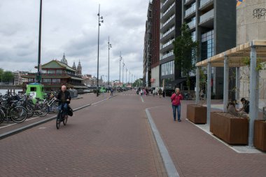 Amsterdam 'daki Oosterdokskade Sokağı' nda Görüş 5-6-2025