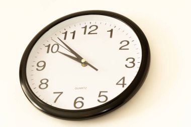 GÖREVLİ BİR AY GÖREVİ SAAT AÇIKLADI.