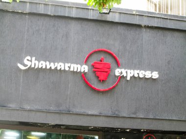 Shawarma Express fast food restoranı. Editör, illüstratör. Caracas, Venezuela 20 Ekim 2024.