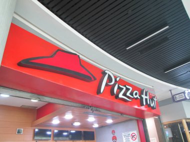 Pizza Hut, pizza ve pastadan oluşan İtalyan-Amerikan restoran zinciri. EDITORIAL ILLUSTRATIVE, EDITORIAL, CARACAS, VENEZUELA. 10 Ekim 2024.
