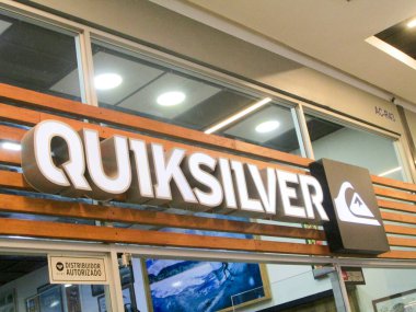 Quiksilver Mağazası. Editör, Editör Çekici. Caracas, Venezuela 13 Nisan 2025.