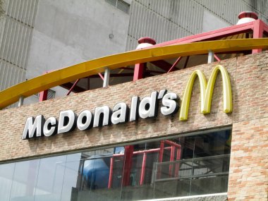 McDonald 's fast food restoranı. Editör, editör. Caracas, Venezuela 28 Nisan 2025.
