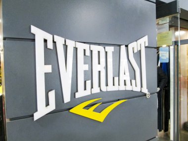 Everlast spor kıyafetleri, ayakkabı ve aksesuarların tasarımı ve pazarlanmasında etkin bir markadır. Editoryal illüstrasyon, editoryal. Caracas, Venezuela 16 Mayıs 2025.