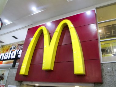 Mc Donald 's fast food restoranı. Editoryal illüstrasyon, editoryal. Caracas, Venezuela 16 Mayıs 2025.