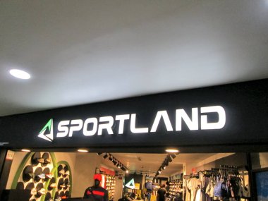 Spor giysileri ve ayakkabı mağazası. Editör illüstrasyonu, editoryal. Caracas, Venezuela 16 Mayıs 2025.