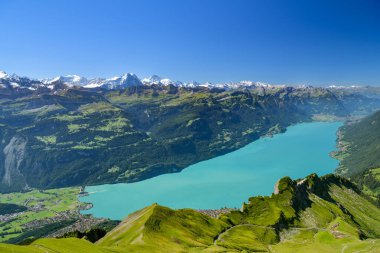 İsviçre 'nin Brienzer Rothorn tepesinden İsviçre Alpleri' nin en güzel manzarası İsviçre 'nin Brienz tepesinden