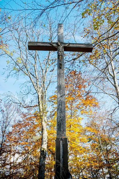 Crucifixión Jesucristo Ruinas Del Castillo Uhrovec Montañas Strazov República Eslovaca —  Fotos de Stock