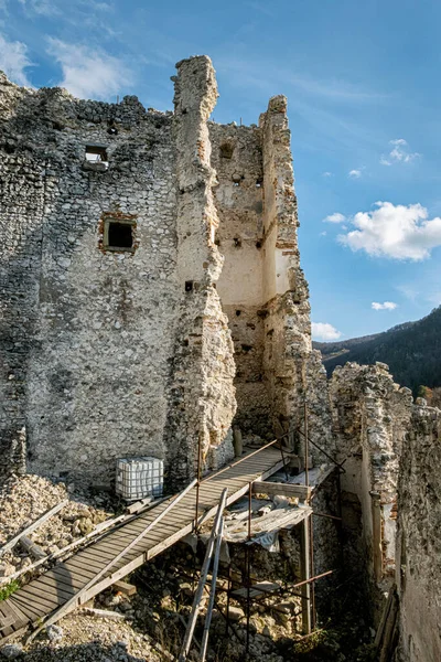 Uhrovec Kasteel Ruïnes Strazov Bergen Slowakije Reisbestemming Architectonisch Thema — Stockfoto