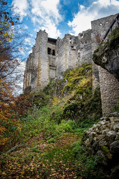 Ruinas Del Castillo Uhrovec Montañas Strazov República Eslovaca Destino Viaje —  Fotos de Stock