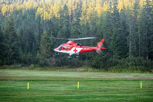 Rescue Helicopter Strbske Pleso Slovak Republic Transport Injured Person — Stock Photo, Image