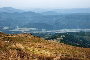Kralova Hola, Slovakya 'nın Sumiac köyünden Low Tatras. Mevsimsel doğal sahne. Seyahat hedefi.