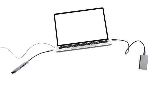Laptop Com Cabos Dispositivos Flutuando Fundo Branco — Fotografia de Stock