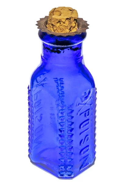 Echte Antike Kobaltblaue Giftflasche Aus Dem Jahrhundert Mit Totenkopf Und lizenzfreie Stockbilder