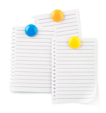 Boş kağıt sayfa ve mıknatıs beyaz arkaplanda izole edildi.