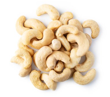 Beyaz arka planda izole edilmiş kaju fıstığı.