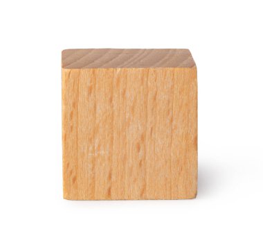 Tahta küpler, beyaz arkaplanda izole edilmiş.