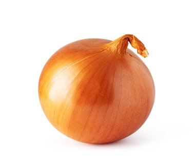 Olgun soğan ampulü beyaz arkaplanda izole edilmiş, katmanlarını ve dokusunu gösteriyor