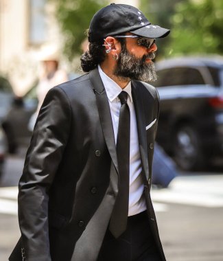 MILAN, Italy- 18 Haziran 2022 Graziano Di Cintio Milano 'da sokakta.