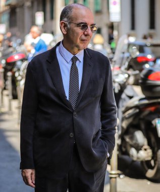 MILAN, Italy- 20 Haziran 2022 Giuseppe Tornatore Milano 'da sokakta.